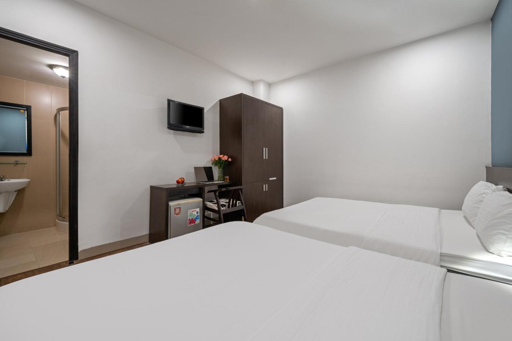 Gold Time Hotel Дананг Екстериор снимка