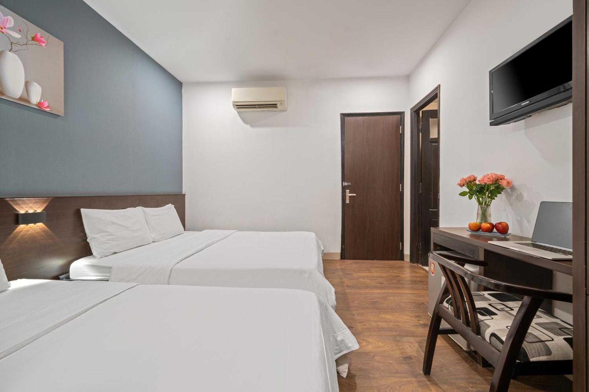 Gold Time Hotel Дананг Екстериор снимка