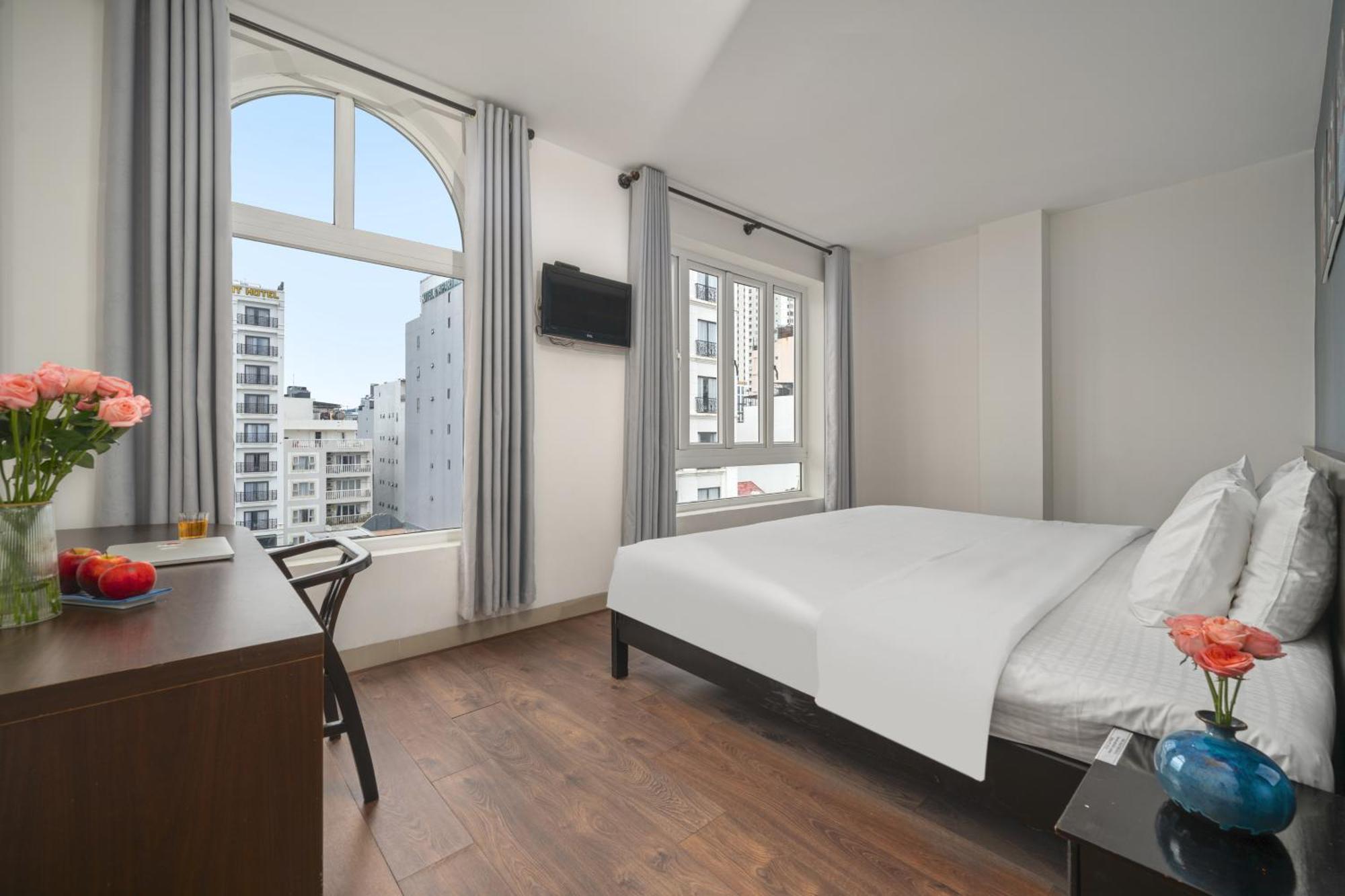 Gold Time Hotel Дананг Екстериор снимка