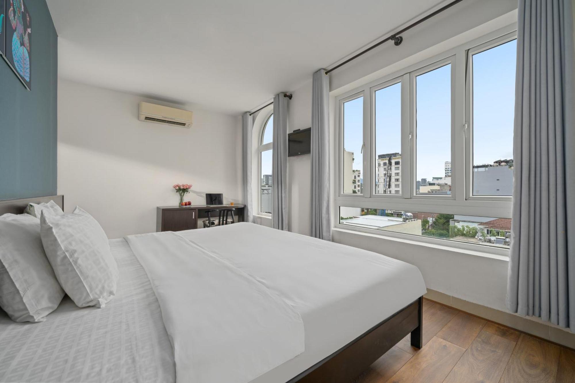 Gold Time Hotel Дананг Екстериор снимка