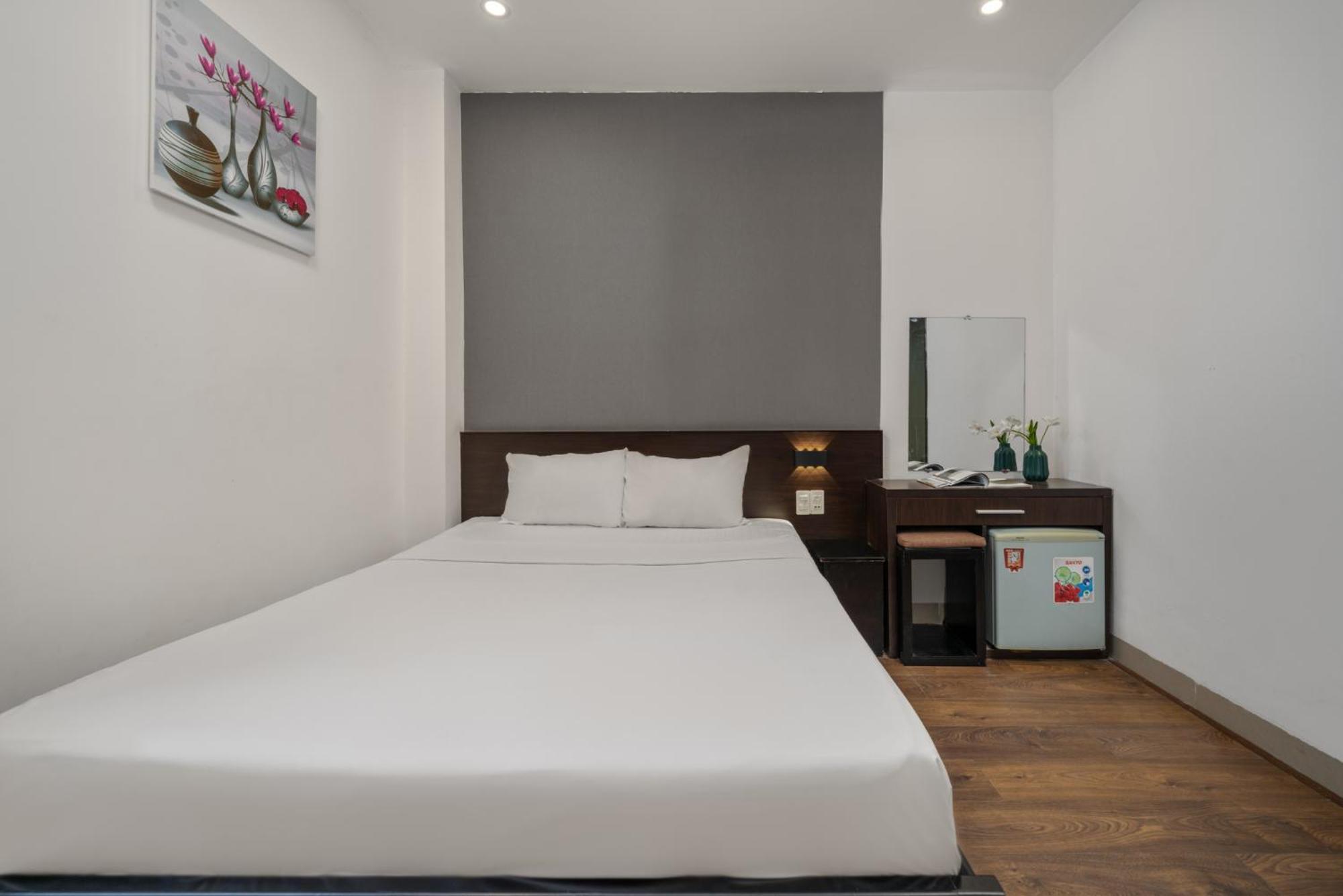 Gold Time Hotel Дананг Екстериор снимка