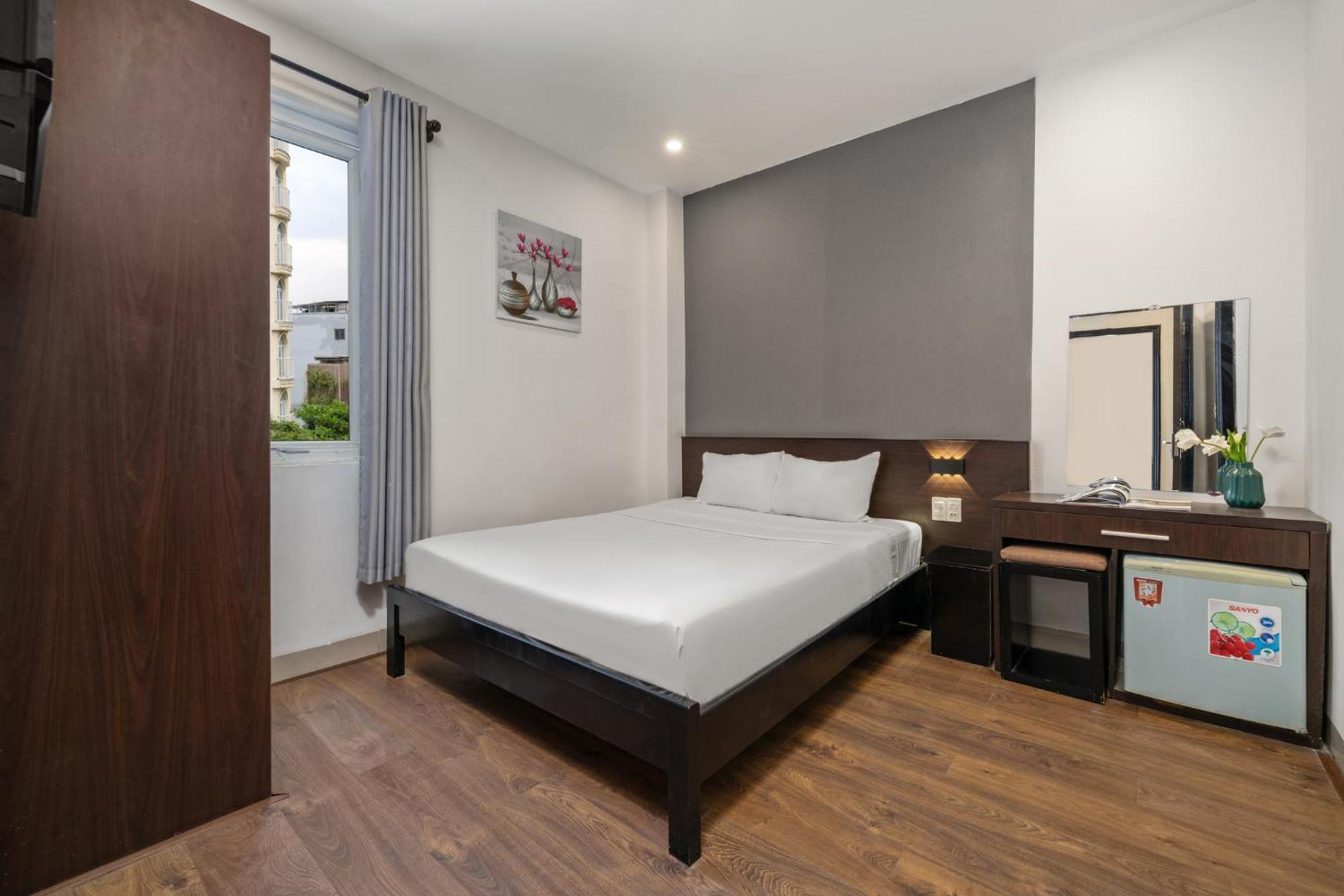 Gold Time Hotel Дананг Екстериор снимка